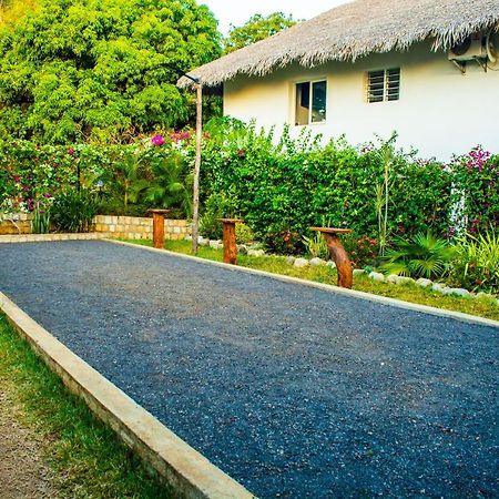 Tiako Villas Ambondrona  Екстериор снимка