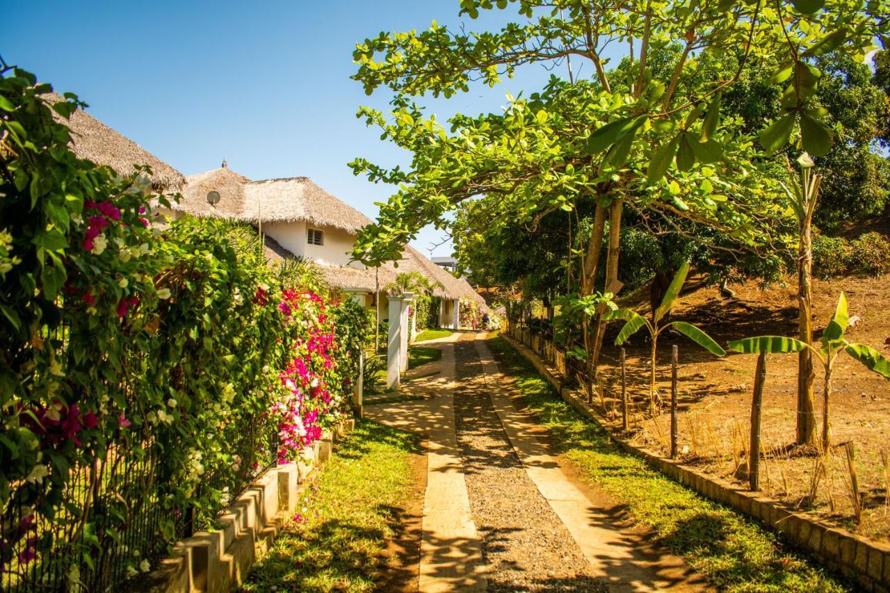 Tiako Villas Ambondrona  Екстериор снимка